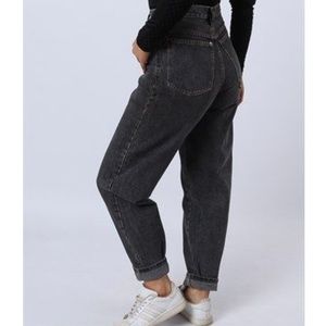 High-Waist Black Boyfriend Jeans
